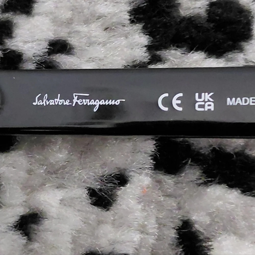 EUC Salvatore Ferragamo SF1069S Black Gancini Logo Sunglasses & Case!
